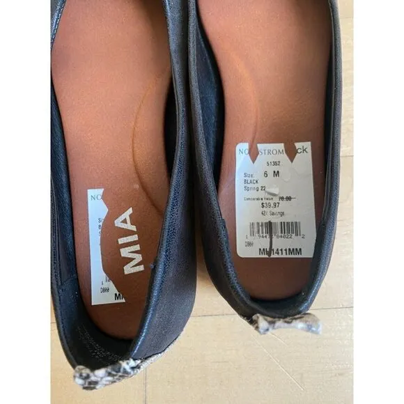 MIA BNWT black faux suede casual flats sz 6 back animal print panel