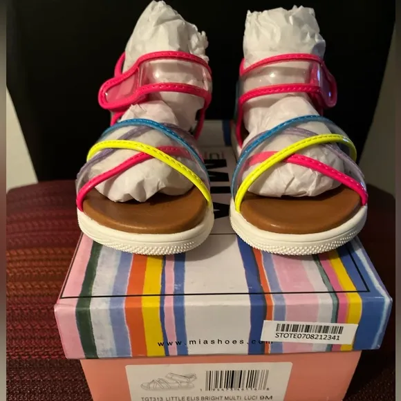 MIA GIRL LITTLE ELIS NIB RAINBOW COLORS TRANSPARENT GRIP-TAPE SANDALS.