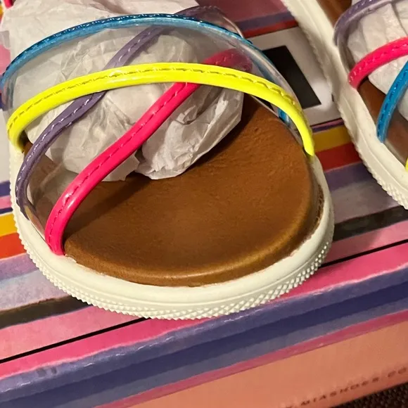 MIA GIRL LITTLE ELIS NIB RAINBOW COLORS TRANSPARENT GRIP-TAPE SANDALS.