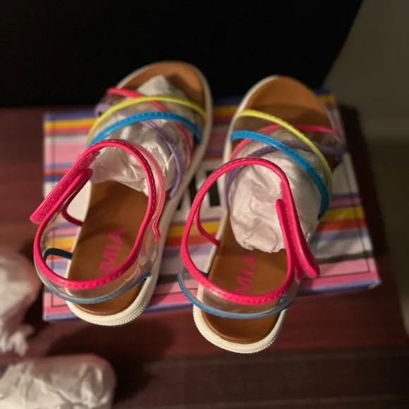MIA GIRL LITTLE ELIS NIB RAINBOW COLORS TRANSPARENT GRIP-TAPE SANDALS.