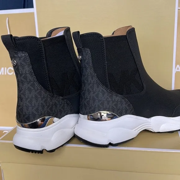 Michael Kors Katrina Bootie Tumbled Leather 49R2KAFE5L Black