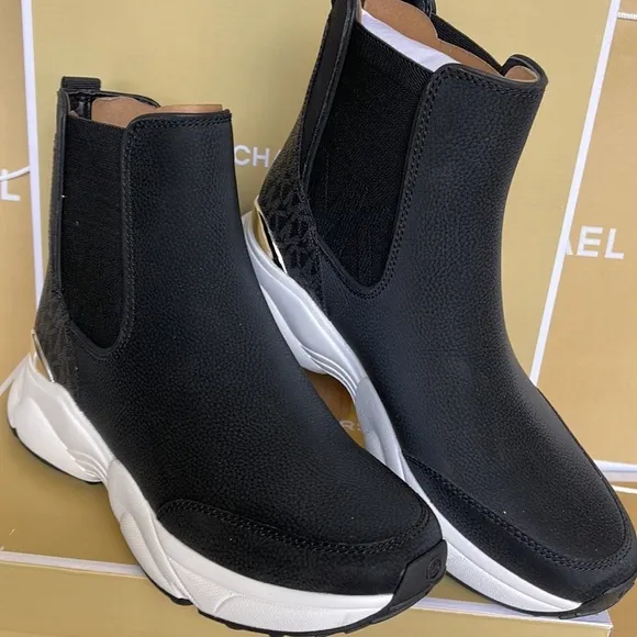 Michael Kors Katrina Bootie Tumbled Leather 49R2KAFE5L Black