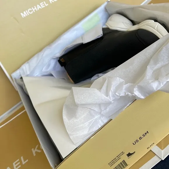 Michael Kors Katrina Bootie Tumbled Leather 49R2KAFE5L Black