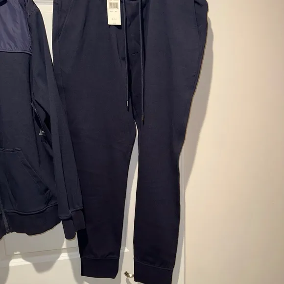 Michael kors men's 2 pc hooded track suit w/ sneakers (13) sz2Xl $500