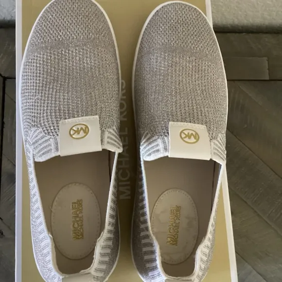 MICHAEL MICHAEL KORS Women's Juno Knit Slip-On Sneakers, size 7