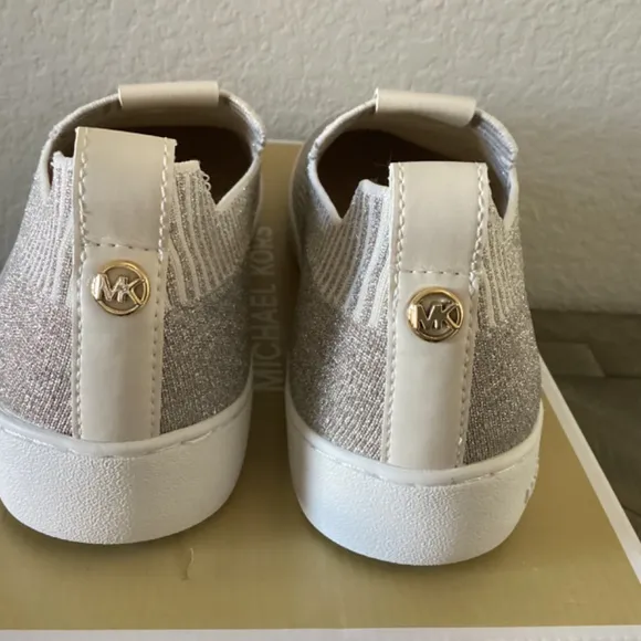 MICHAEL MICHAEL KORS Women's Juno Knit Slip-On Sneakers, size 7