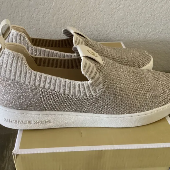 MICHAEL MICHAEL KORS Women's Juno Knit Slip-On Sneakers, size 7