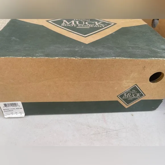 Muck ankle high waterproof boots, black men’s work boots, easy slip on/off