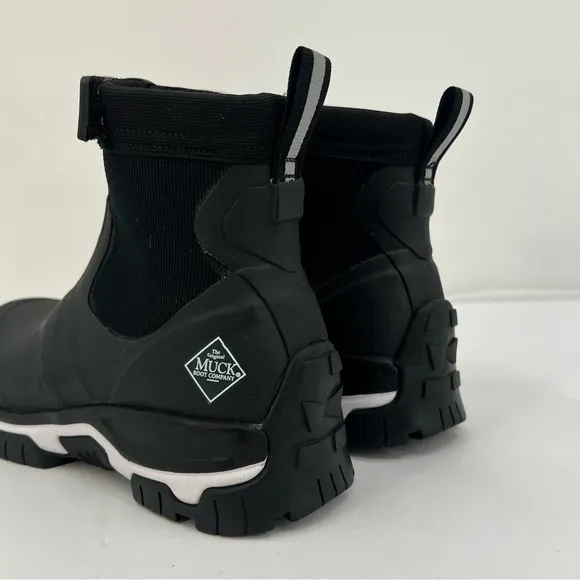 Muck Boot Company Women's Apex Mid Zip Boots in Black White Size 7