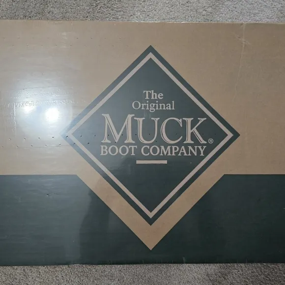 Muck Brand Rain Boots/Wellies *****NEW, STILL SEALED IN BOX******