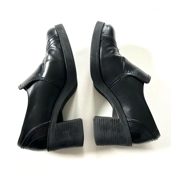 Mudd Y2K 90s Black Chunky Heeled Shatter Crisscross Stitched Loafers