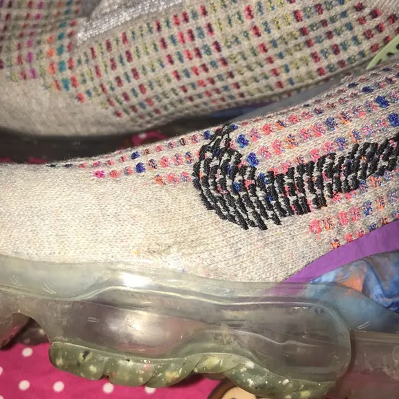 Multi color Nike vapor max (7y)