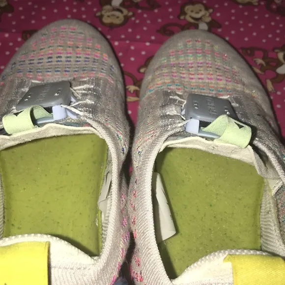 Multi color Nike vapor max (7y)