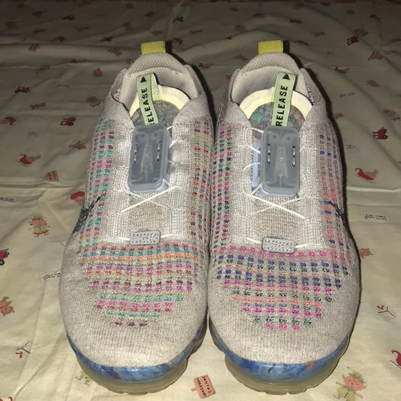 Multi color Nike vapor max sneakers (7y)