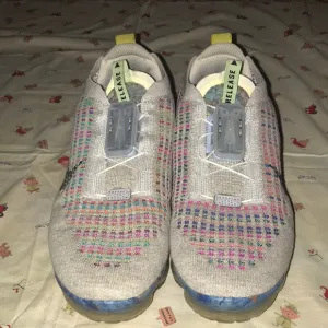 Multi color Nike vapor max sneakers (7y)