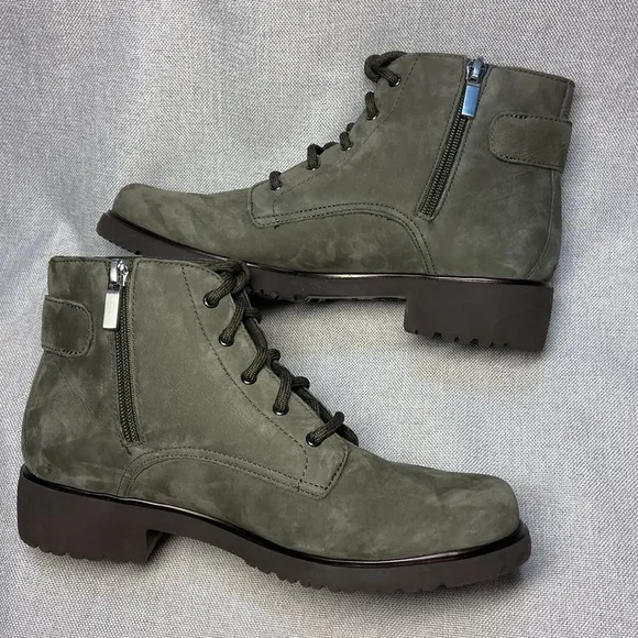 Munro Bradley Nubuck Leather Boots (Women). Size 7,5