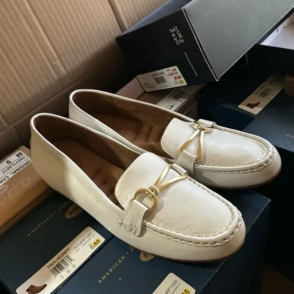 NATURALIZER Demur-Bit Loafers