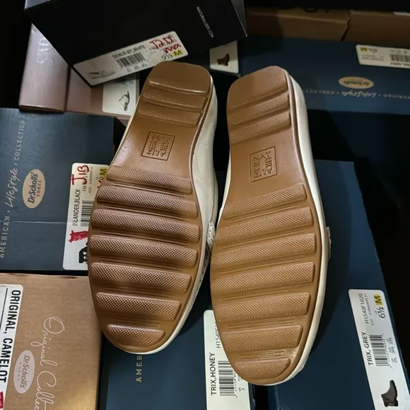 NATURALIZER Demur-Bit Loafers