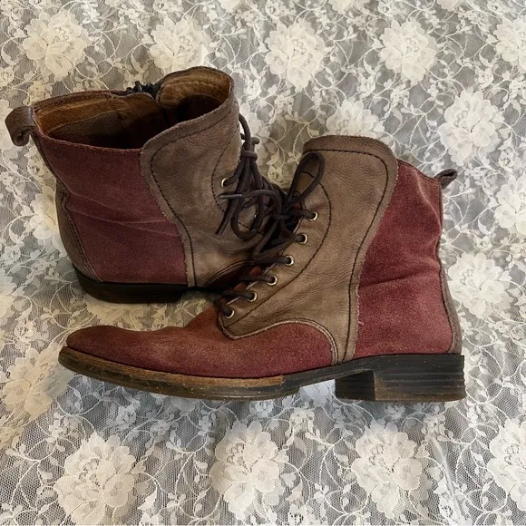 Naya Agave Leather Lace-Up Boots