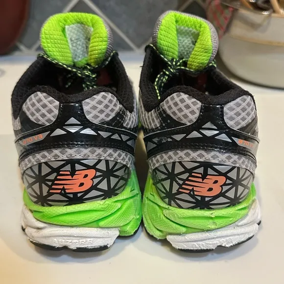 NB NEW BALANCE SNEAKERS RUN WALK ATHLETIC SZ 11.5 870v3 GRAY GREEN BLACK GLOW