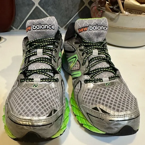NB NEW BALANCE SNEAKERS RUN WALK ATHLETIC SZ 11.5 870v3 GRAY GREEN BLACK GLOW
