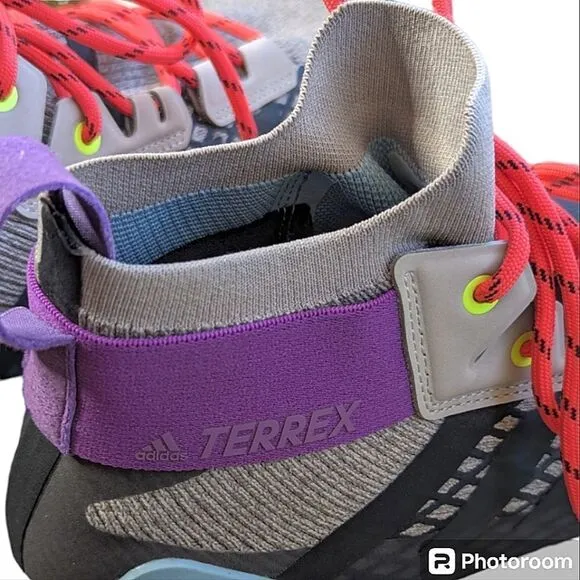 NEW Adidas Terrex Free Hiker 2.0 Sock Lined Hiking Boots Unisex size 10W 8.5 M