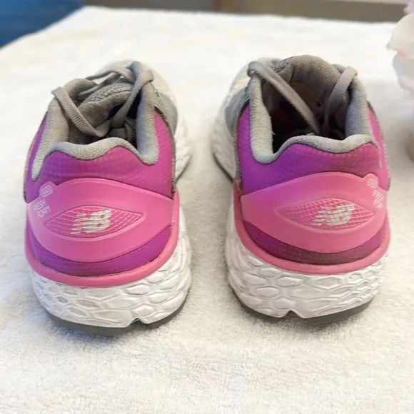 NEW Balance Fresh Foam Vongo V3 running walk athletic sneakers women size 8