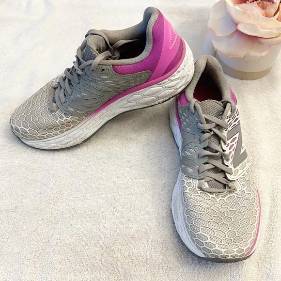 NEW Balance Fresh Foam Vongo V3 running walk athletic sneakers women size 8