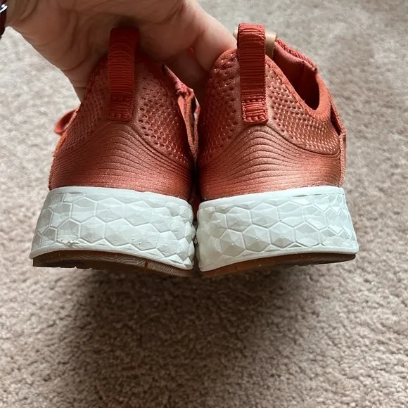 NEW BALANCE mens fresh foam Cruz V2 copper knit low top sneakers