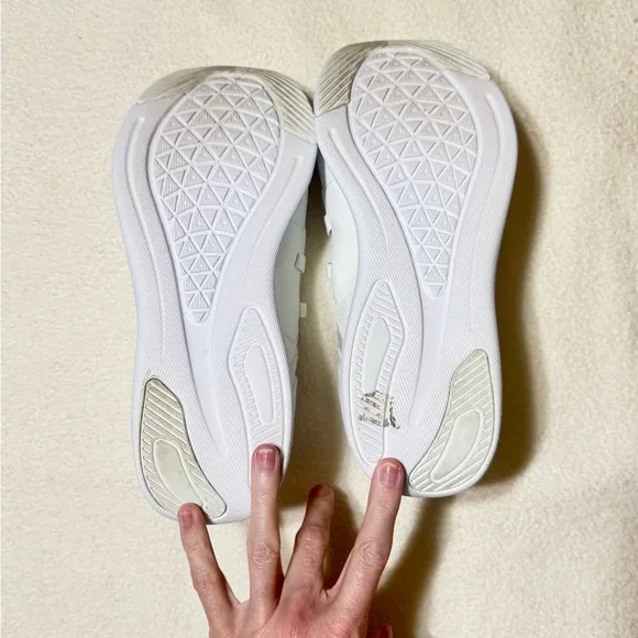 New Balance White and Gold Sneakers