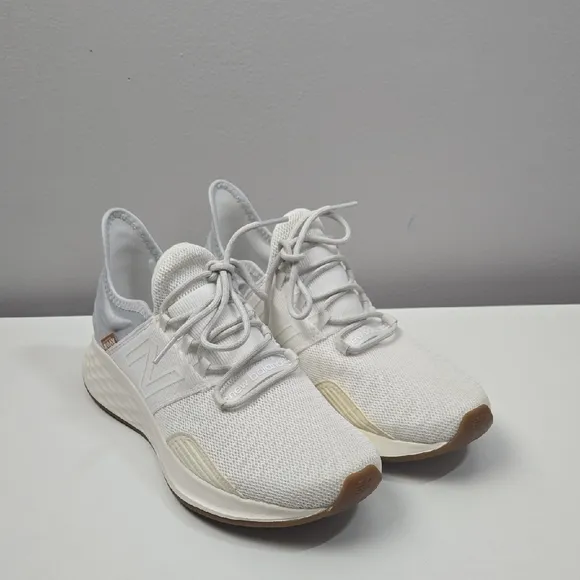 New Balance White Sneakers with Knit Upper and Cushioned Midsole