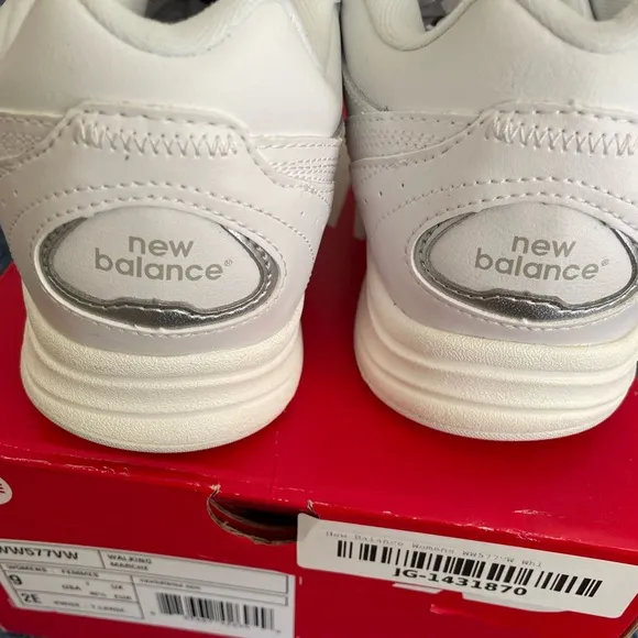 New Balance Woman’s 577W Walking MarcheSize9