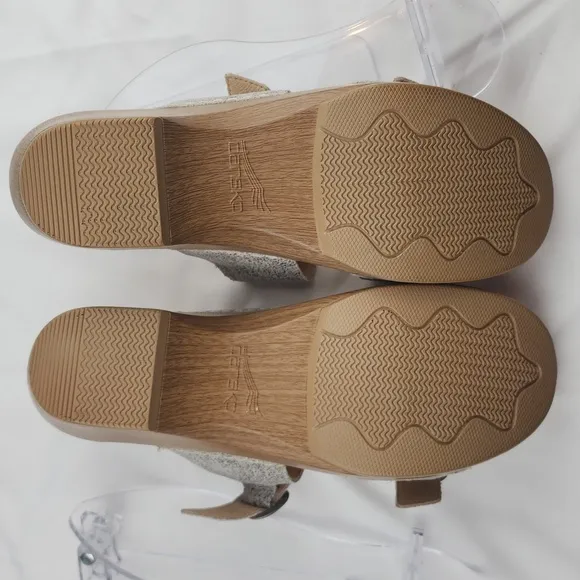 New Dansko Sophie Tan &amp; Metallic Grey Comfy Leather Slip On Clog Sandals Sz 9.5