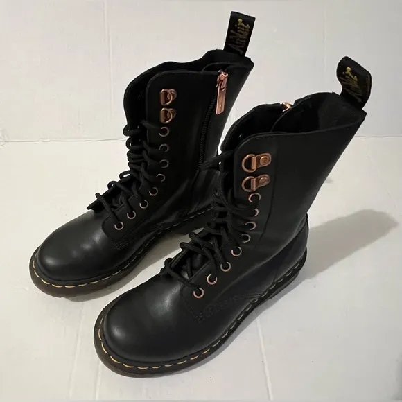 NEW Dr. Martens 1490 Rose Gold Hardware Black Leather Lace Up Boots 37 EU/ 6 US