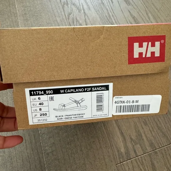 New! Helly Hansen sandals size 8