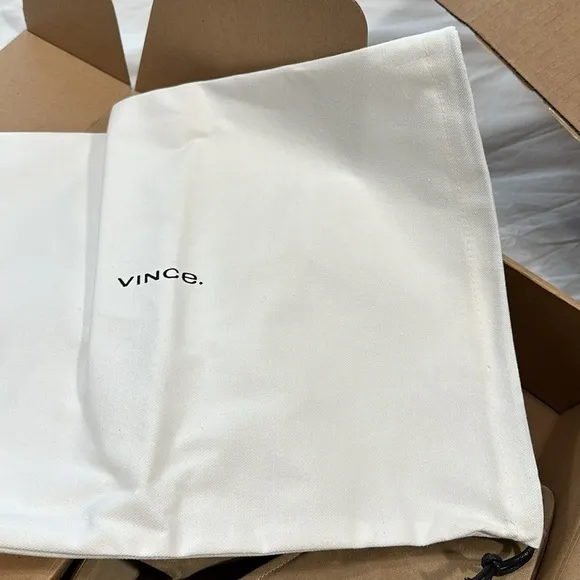 NEW in BOX! Vince Quest in Dune Leather Slingback Sandals reg $350 with Dust Bag