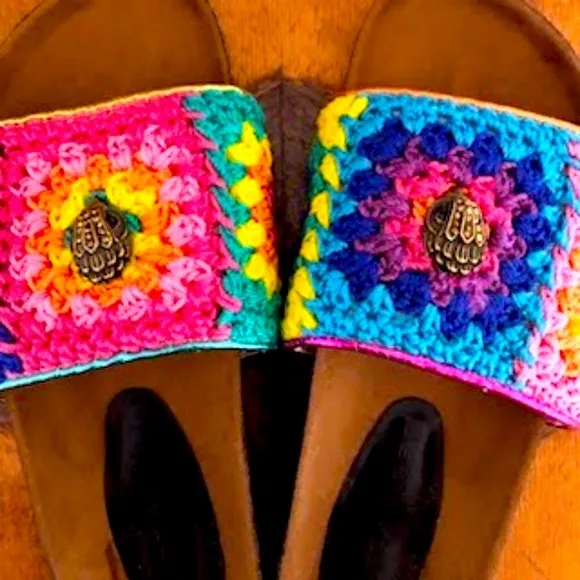 New KURT GEIGER LONDON Ozark Crochet Mule Jeweled Eagle Head Logo 5.5 MSRP $150