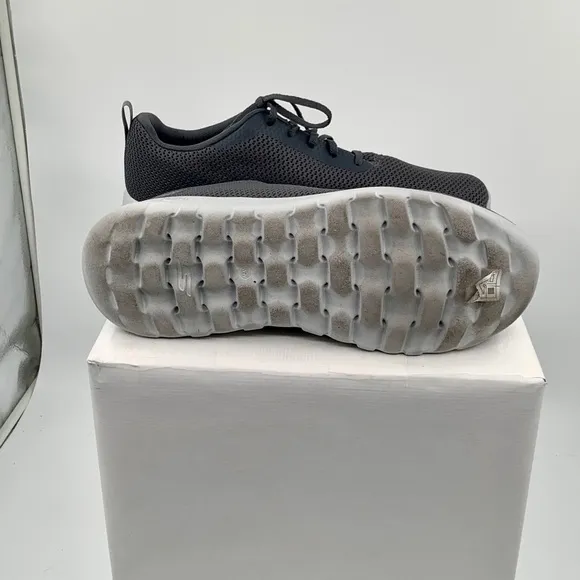 🌹New Listing🌹NWT Sketchers Men’s Go Walk Max Effort Grey Slip On Sneakers Shoes