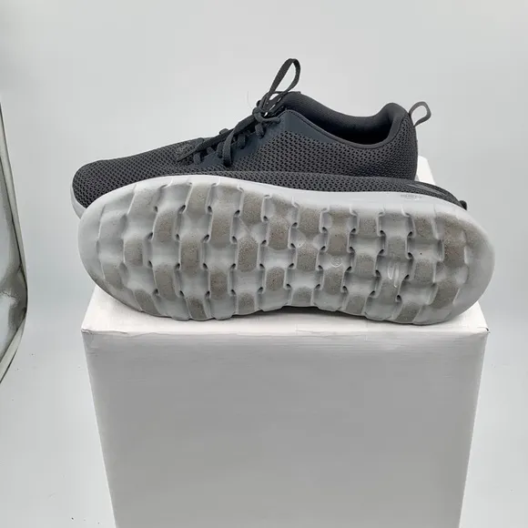🌹New Listing🌹NWT Sketchers Men’s Go Walk Max Effort Grey Slip On Sneakers Shoes