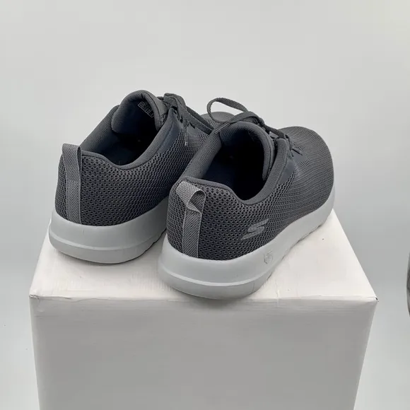 🌹New Listing🌹NWT Sketchers Men’s Go Walk Max Effort Grey Slip On Sneakers Shoes