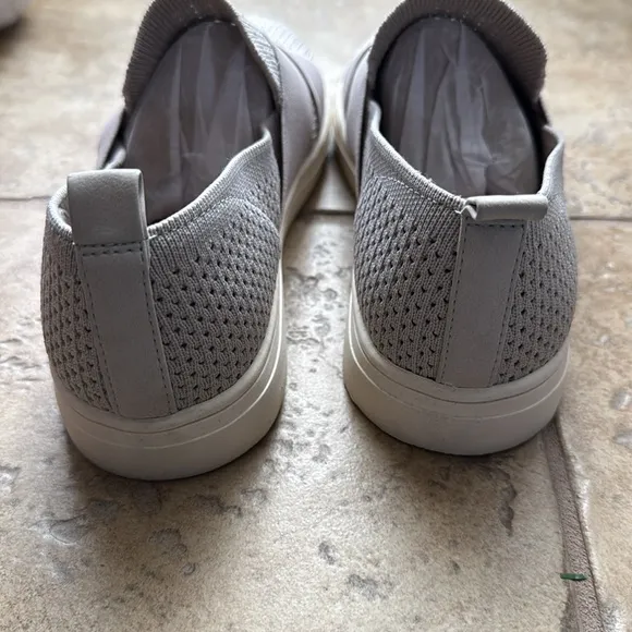New! Lucky Brand Larays Slip On Knit Criss Cross Sneakers 8