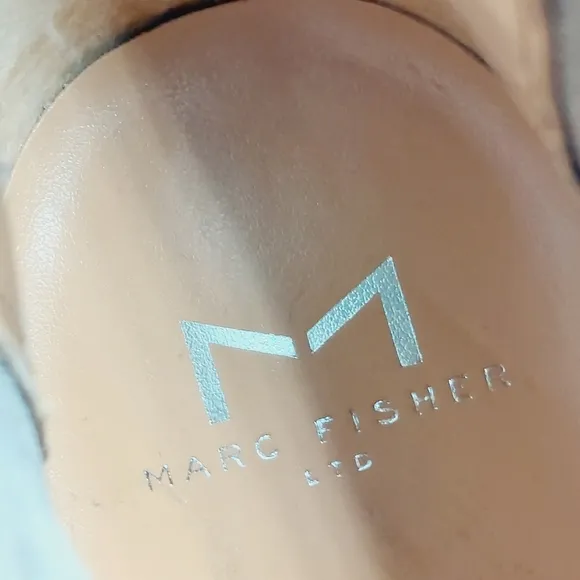 New Marc Fisher LTD Oshay Chelsea Suede Pointed Ankle Bootie Beige Boots  W369