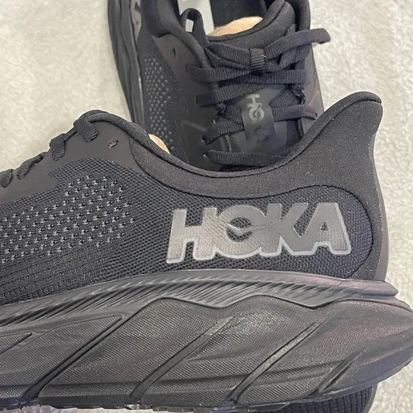 NEW Mens HOKA Ahari 7 Black Sneakers Size 10.5