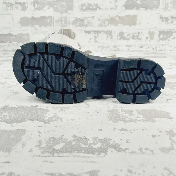 New Mia Kids Havien White/ Black Lug Sole Sandals C97