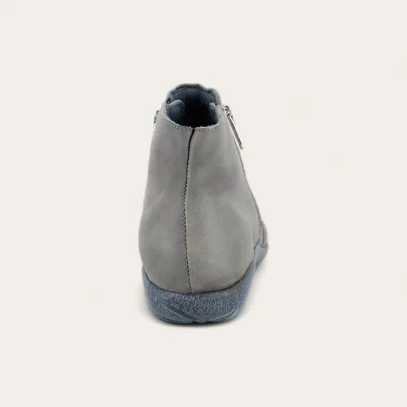 NEW NAOT women's wanaka boot in foggy gray