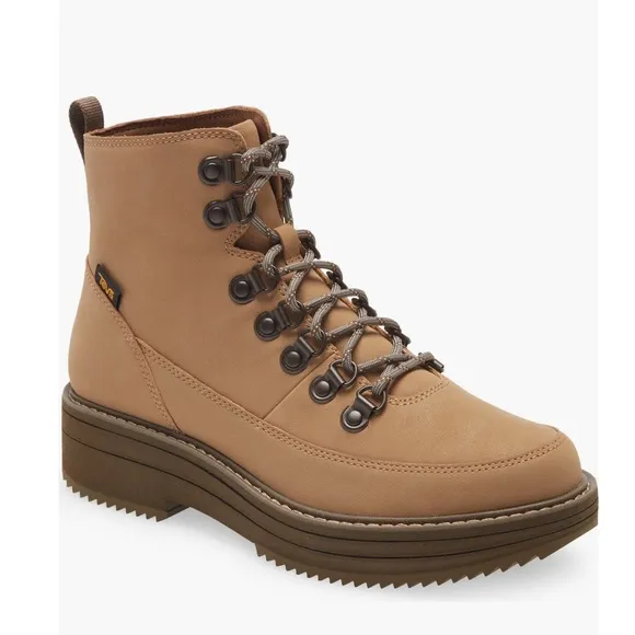 NEW Teva Midform Boots in Sand Dune, Size 6.5 New w/o Box