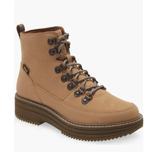NEW Teva Midform Boots in Sand Dune, Size 6.5 New w/o Box