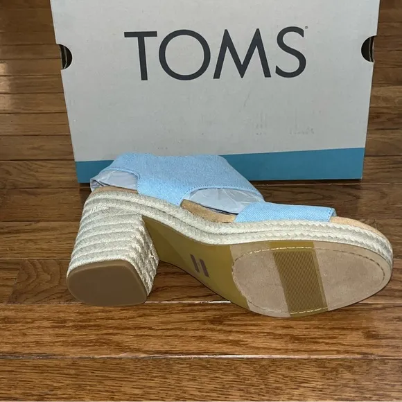 NEW TOMS Majorca Platform Sandals Blue Straps &amp; Tan Woodgrain Women’s Size 11