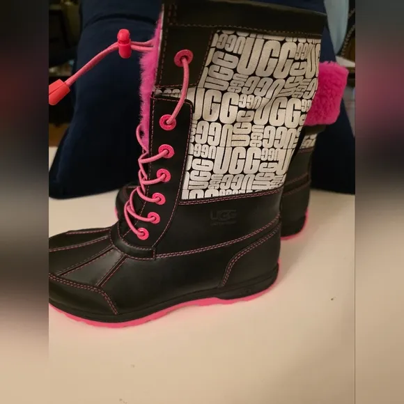 NEW UGG BUTTE WATERPROOF LEATHER SHEARLING LINED ANKLE BOOTS BLACK PINK Size 3