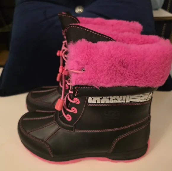 NEW UGG BUTTE WATERPROOF LEATHER SHEARLING LINED ANKLE BOOTS BLACK PINK Size 3